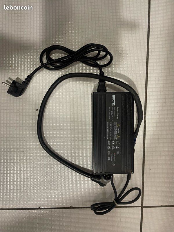 Chargeur Spyder Fasta LED 18v - Occasion, état Fonctionnel