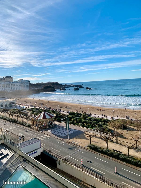 Terrasse vue mer dans résidence au centre-ville avec piscine (image 2)