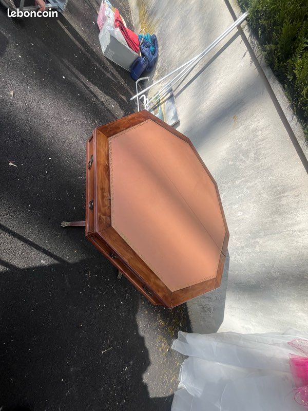 Table octogonale en acajou & cuir (image 1)