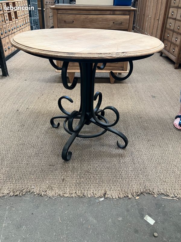 Table et chaises Thonet (image 3)