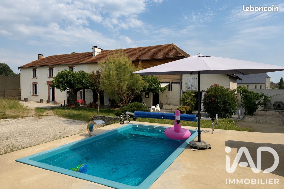 Maison 7 pièces 244 m² · à Vic-en-Bigorre · 244 m² · 312 000 €