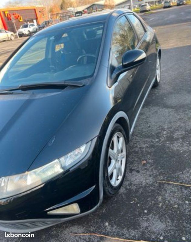 Honda Civic (image 1)