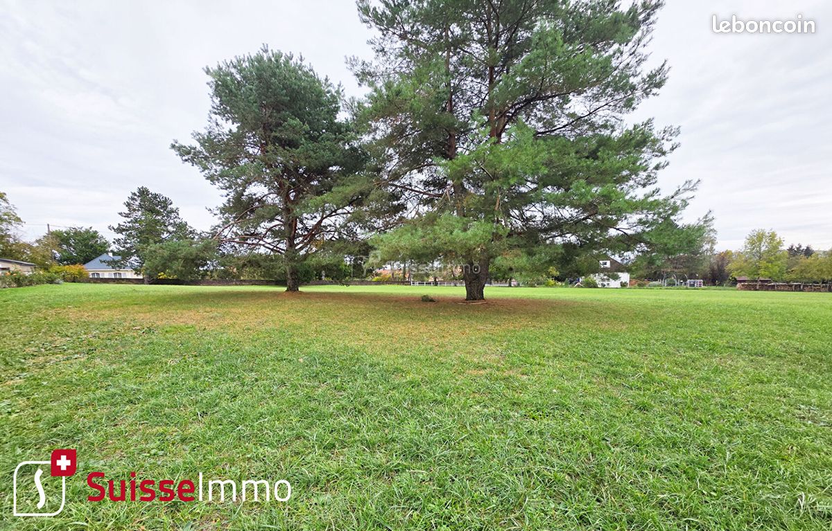 Terrain 9572 m² · à Vesoul · 9 572 m² · 162 000 €