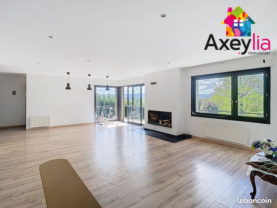 Maison 6 pièces 126 m² · à Saint-Vincent-de-Boisset · 126 m² · 230 000 €