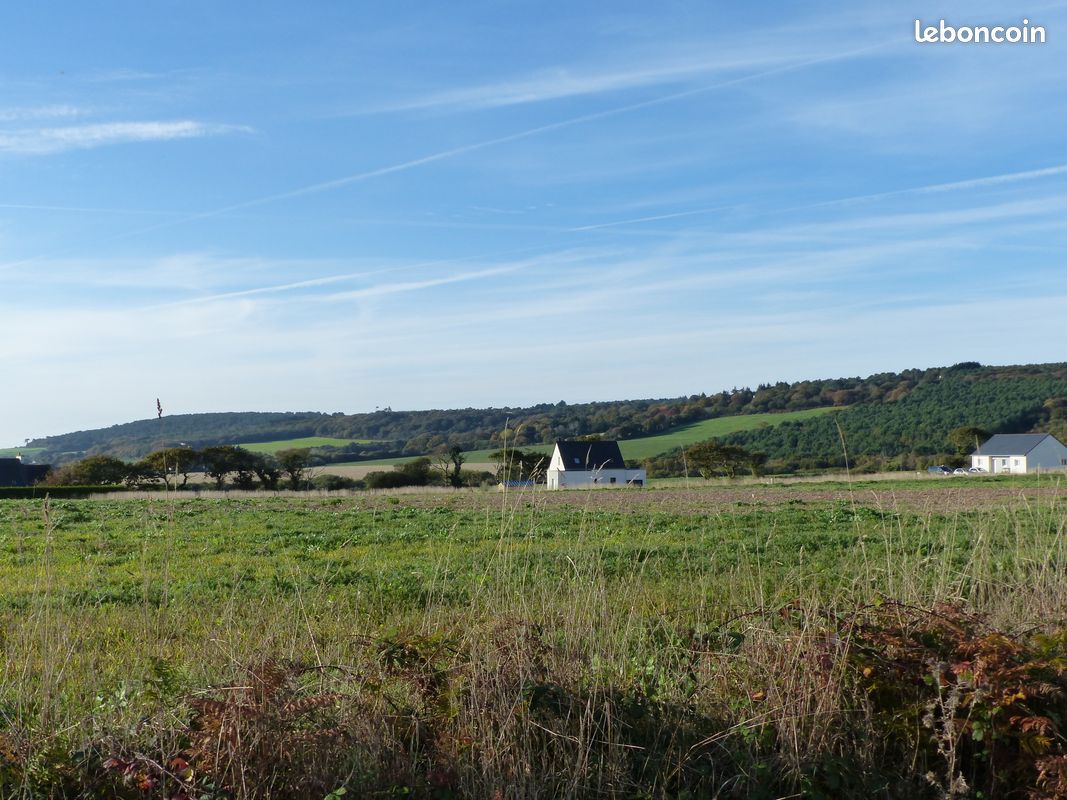 Terrain viabilise 734m² · à Plomodiern · 39 636 €