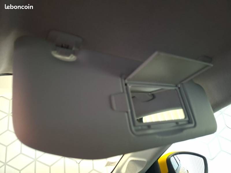 Peugeot 208 PureTech 100 S&S BVM6 Allure (image 29)