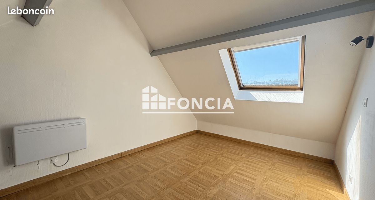 Apartment (image 6)