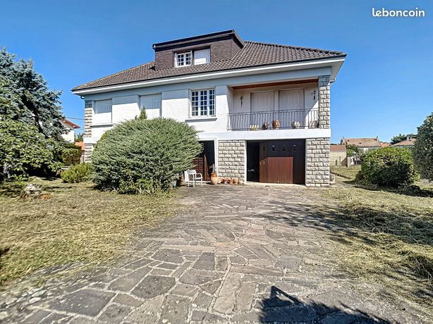 Maison 8 pièces 242 m²