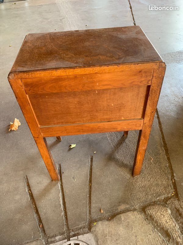 Table de nuit en noyer (image 3)