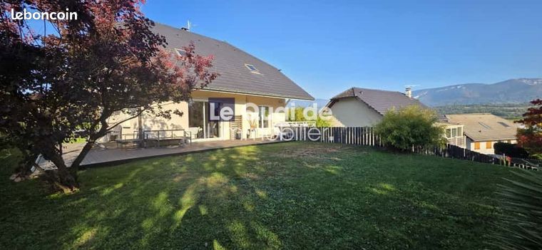 Maison 8 pièces 213 m²