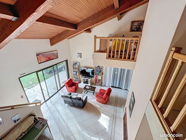 Maison 5 pièces 225 m²