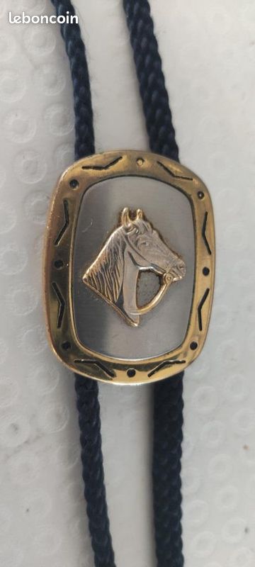 Collier Cravate Cheval Country En Or Argenté Avec Cordelette Noire - Occasion Très Bon état, Bijou Unique