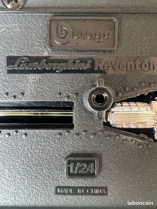 Lamborghini Reventón Bburago à l’échelle 1/24 (image 11)