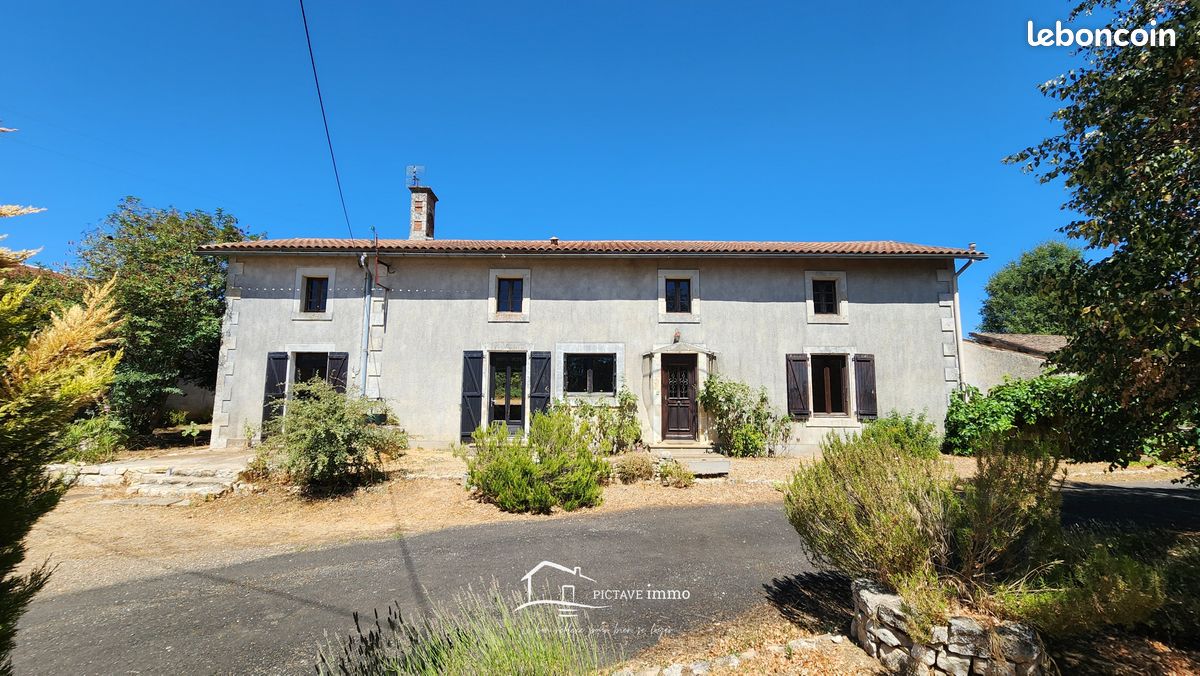 Maison 4 pièces 114 m² · à Rouillé · 114 m² · 129 900 €