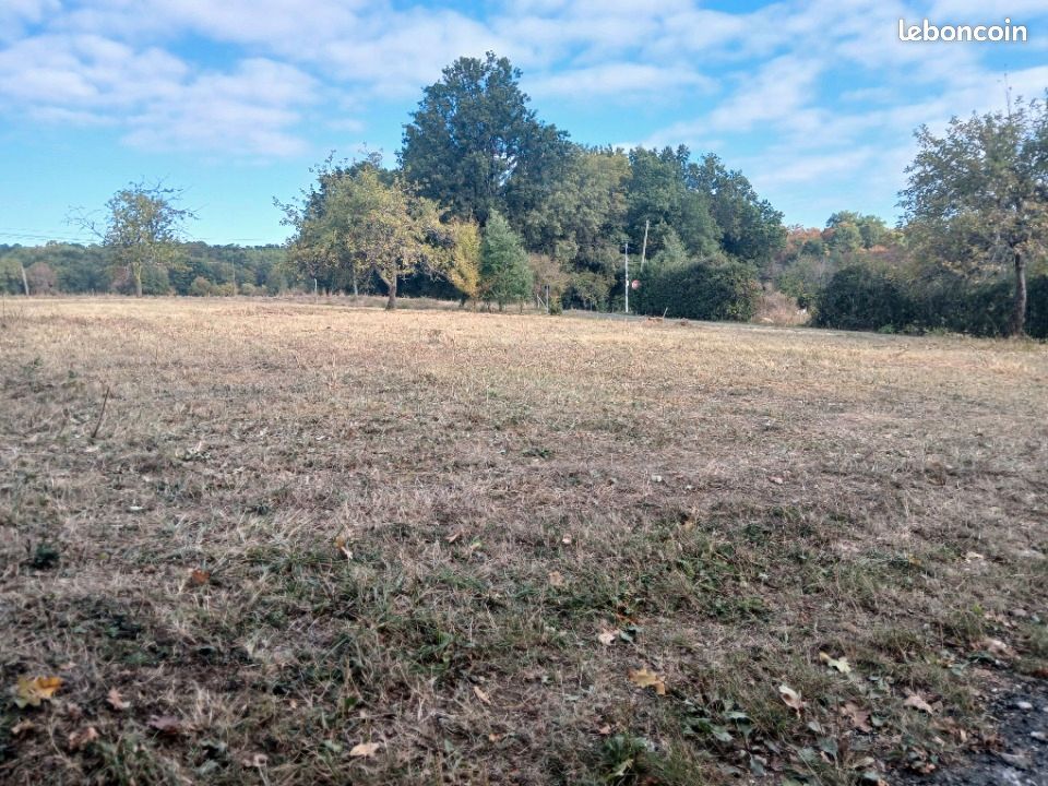 Terrain 1 499 m² Saint Astier · à Saint-Astier · 29 998 €
