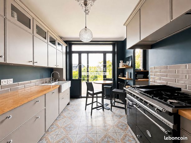 Propriété 7 pièces 181 m² — 5