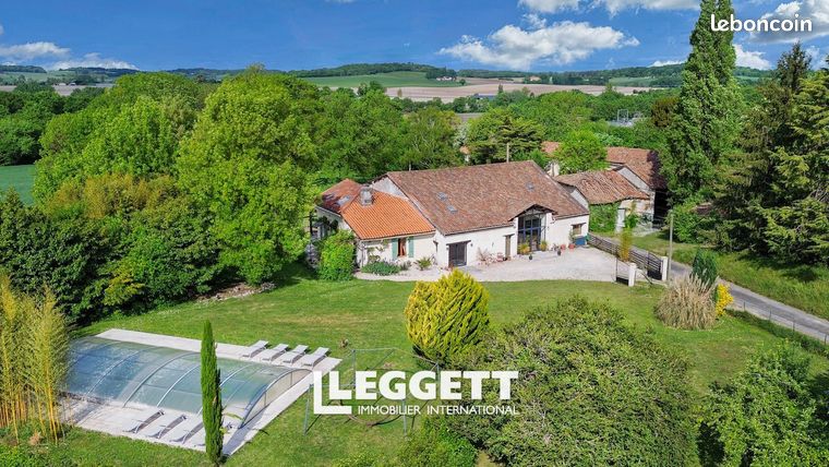 Maison 11 pièces 457 m²