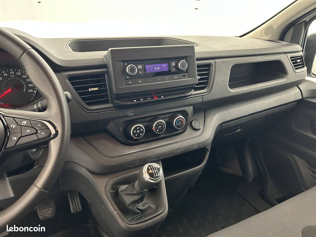 Renault trafic fgn l2h1 3000 kg blue dci 130 confort (image 12)