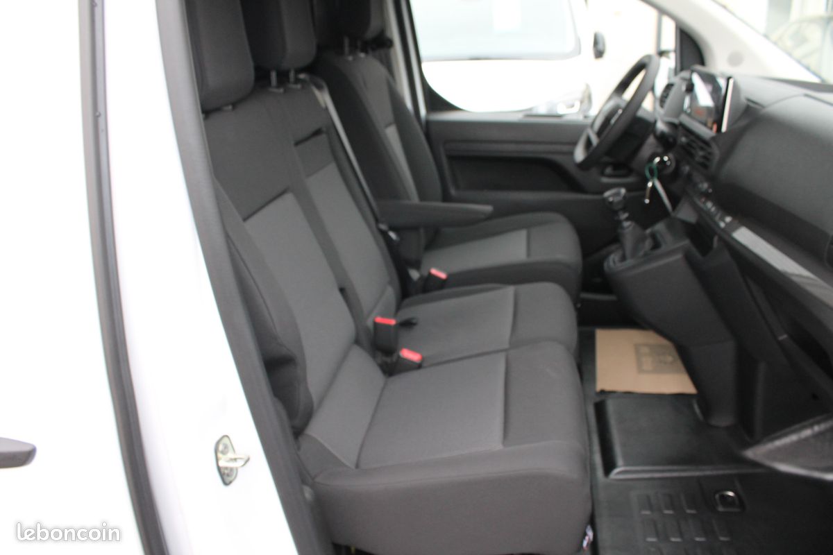 Peugeot Expert Fg Taille M 2.0 Blue-Hdi 145 Full Options GPS, Caméra de recul,Sortie le 27/08/2025 - 10 Kilomètres ...... 24 500 Hors taxe (image 3)