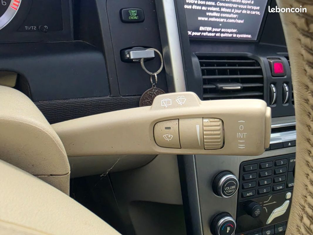 VOLVO XC60 D5 AWD Summum Geartronic A (image 13)