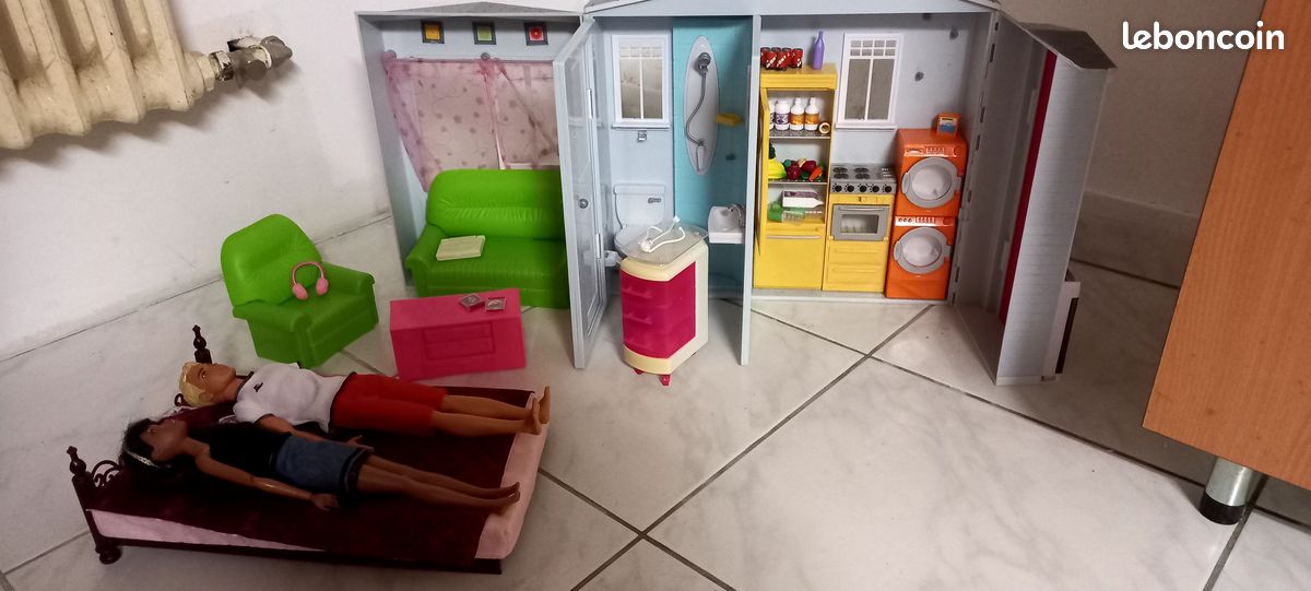 Vends ensemble et accessoires barbie (image 1)