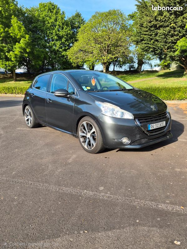 Peugeot 208, Féline, toutes Options (image 3)