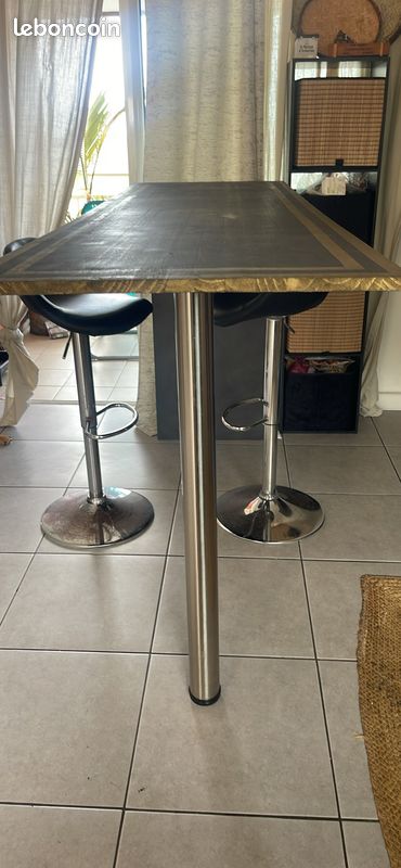 Table bar + chaises (image 1)