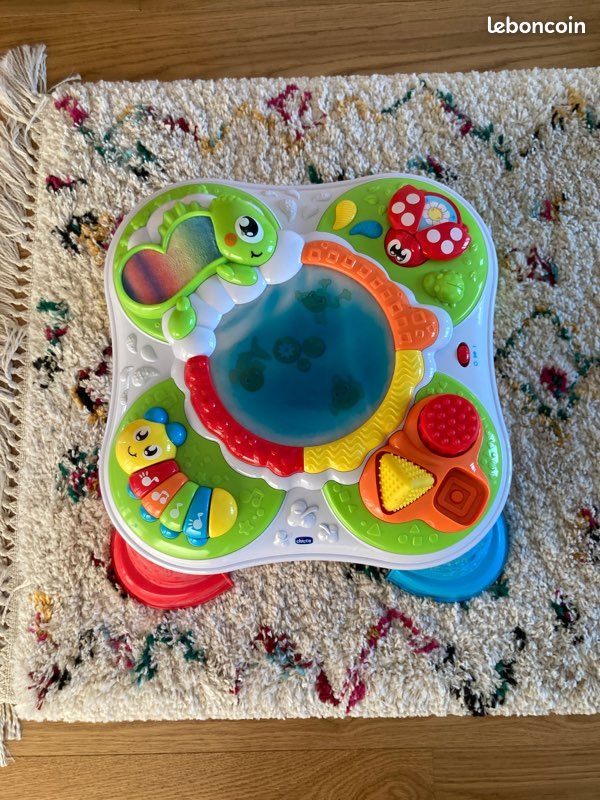 Table d’activités bébé colorée sonore et lumineuse chicco (image 1)
