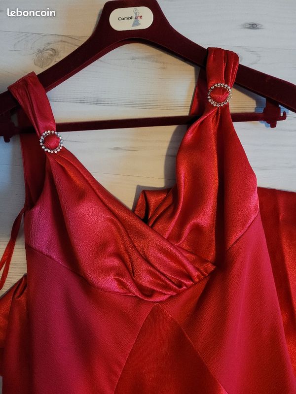 Belle robe longue cocktail rouge taille 38 (image 2)