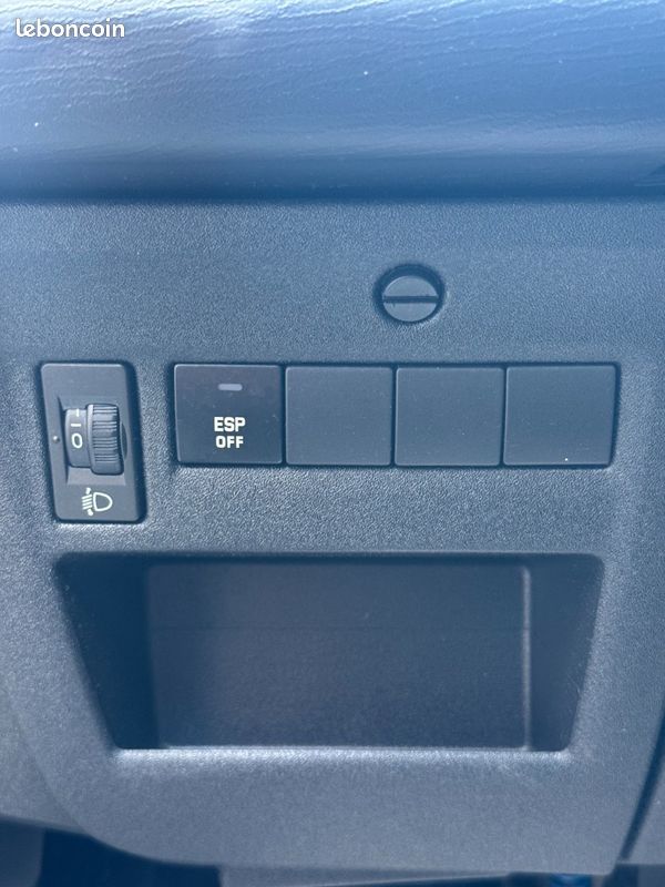 Citroën C4 1.6 HDi 109CH AMBIANCE (image 16)