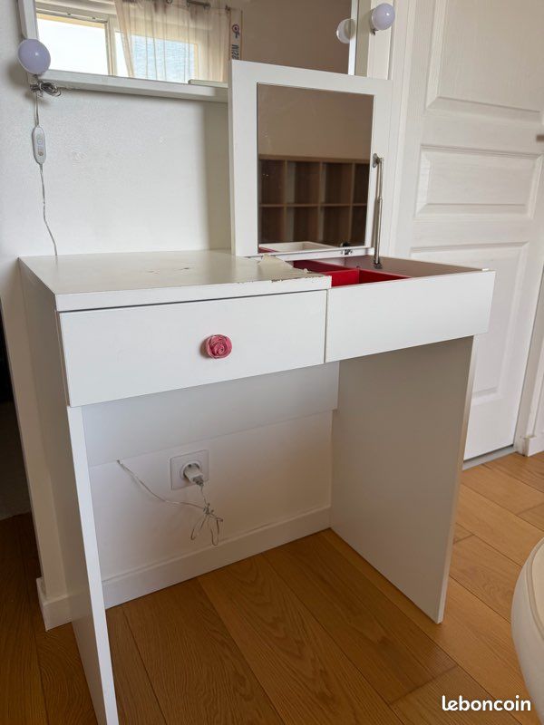 Coiffeuse et miroir (image 1)