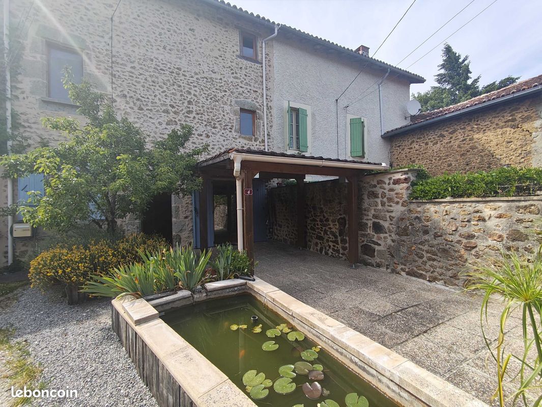 Maison 4 pièces 143 m² · à Massignac · 143 m² · 101 000 €