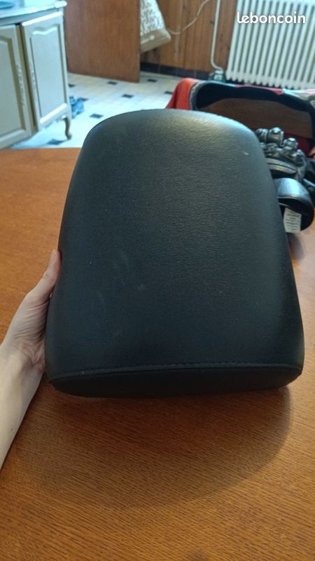 Selle arrière rembourré pour cbr1000 de 2003 a 2007 (image 2)