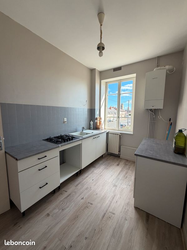 Appartement 3 pièces 70 m² · à Moulins · 70 m² · 570 €/mois