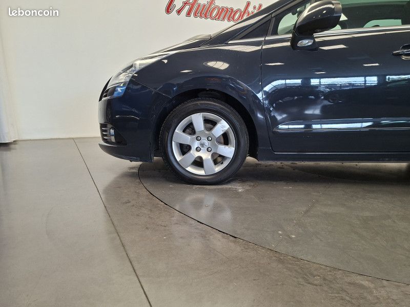 Peugeot 5008 1.6 hdi 112 ch Boite Auto Allure 7 places / GPS / toit pano / Radar AV et AR / (image 11)