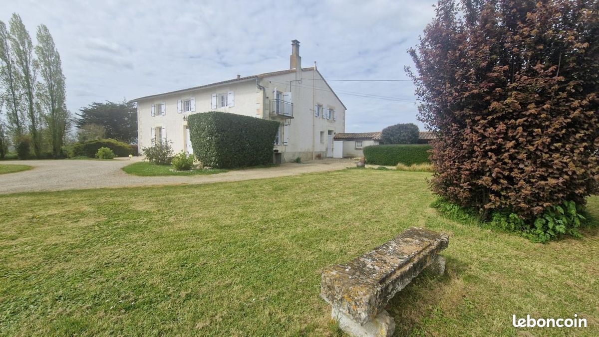 Maison 6 pièces 268 m² · à Cherveux · 268 m² · 337 800 €