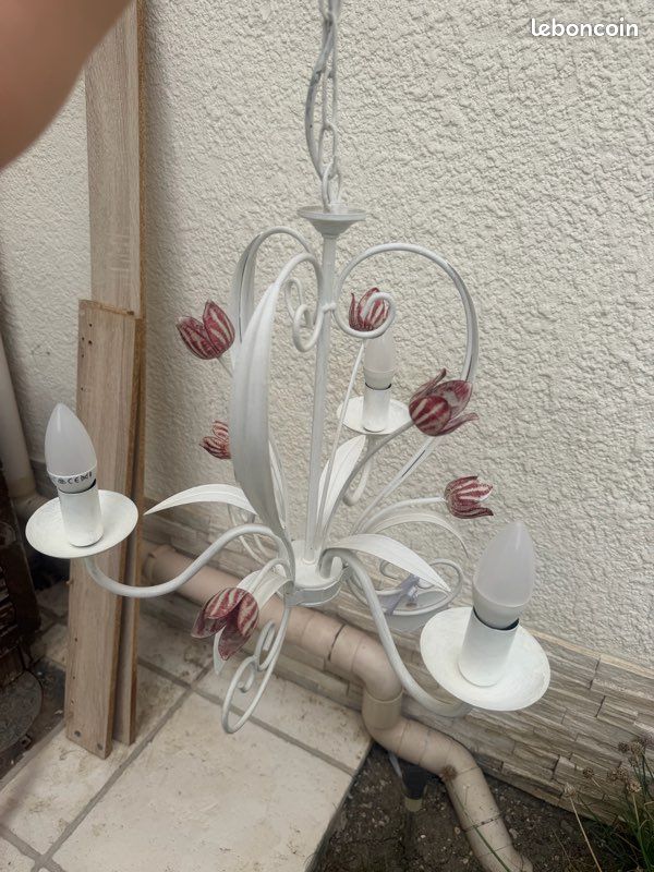 Lustre blanc et fleur rose en très bon état (image 6)