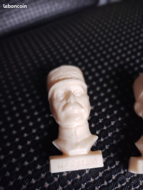 Lot figurines publicitaires Total (image 4)