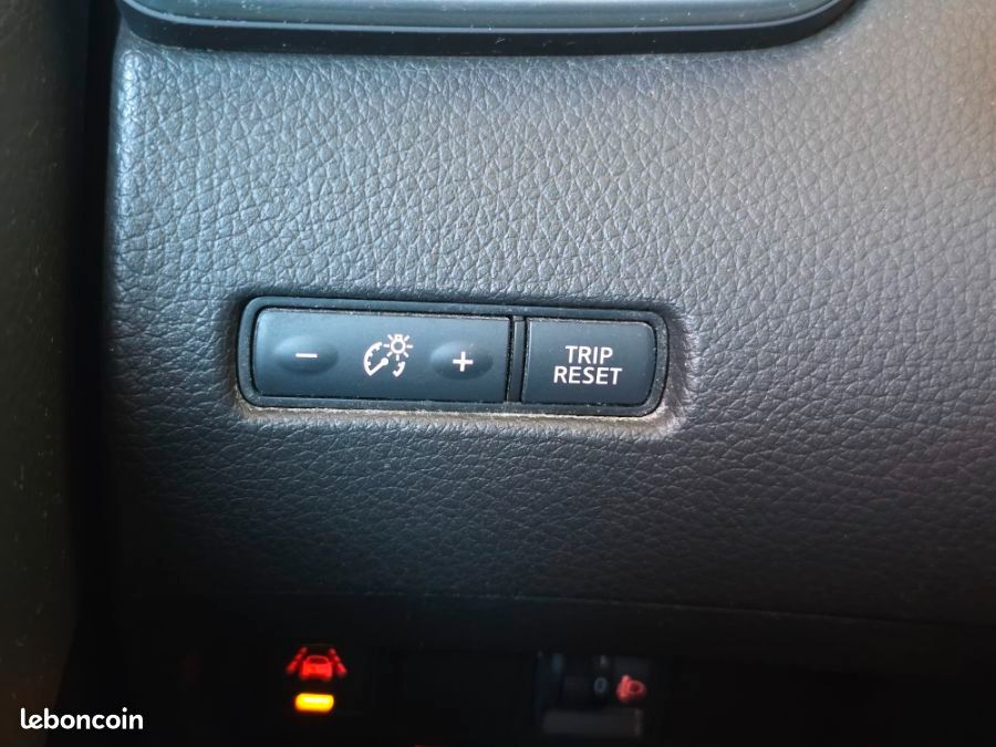 Nissan Qashqai 1.5 DCi 110 BVM6 N CONNECTA 360° TOIT Pano JA18 (image 30)