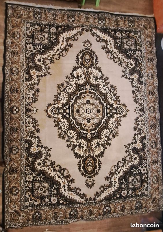Très grand tapis oriental classique – 2,36 × 3,15 m (image 1)