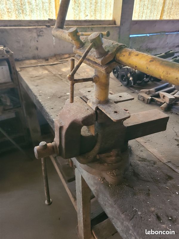 Support atelier cadre de mobylette Peugeot Motobecane (image 2)