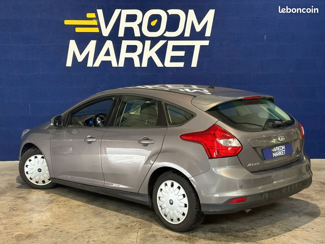 FORD Focus 1.6 D 105ch Business - 2013 - GPS - Bluetooth - Aide stationnement (image 7)