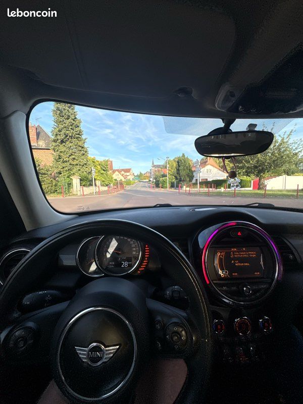 Mini Cooper (image 2)