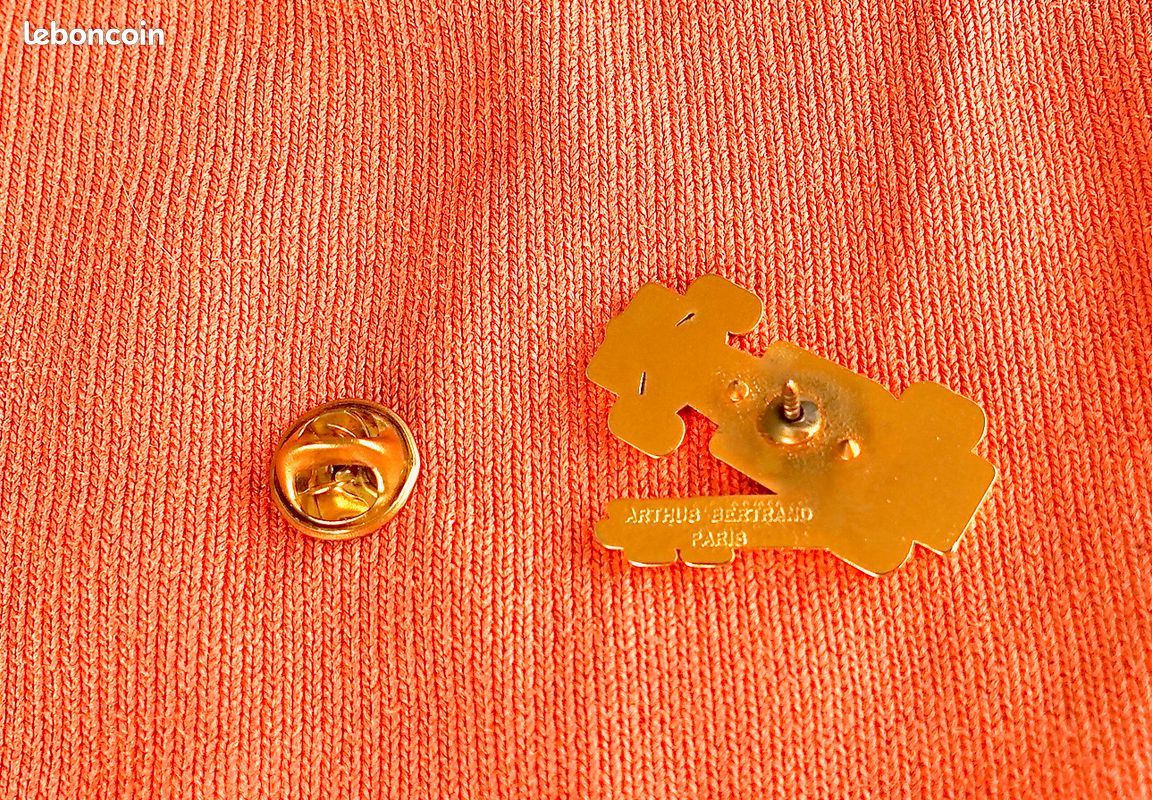 pins automobile RENAULT CLIO 13eme rallye des guarrigues 92