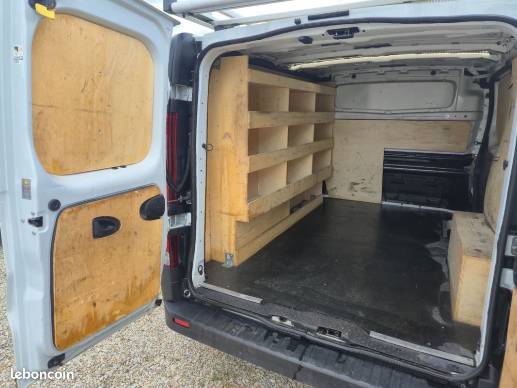 Renault trafic fourgon gn l1h1 1000 kg dci 120 grand confort 11990 euro ttc 12 mois garantie (image 8)