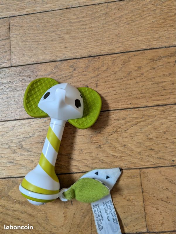 Hochet éléphant vert (image 2)