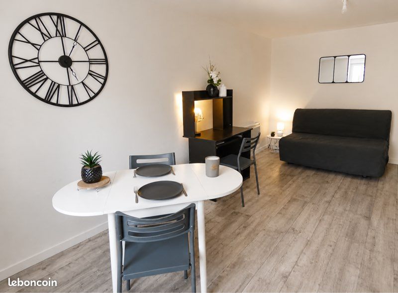 Appartement 1 pièce 18 m² · à Châteaulin · 18 m² · 330 €