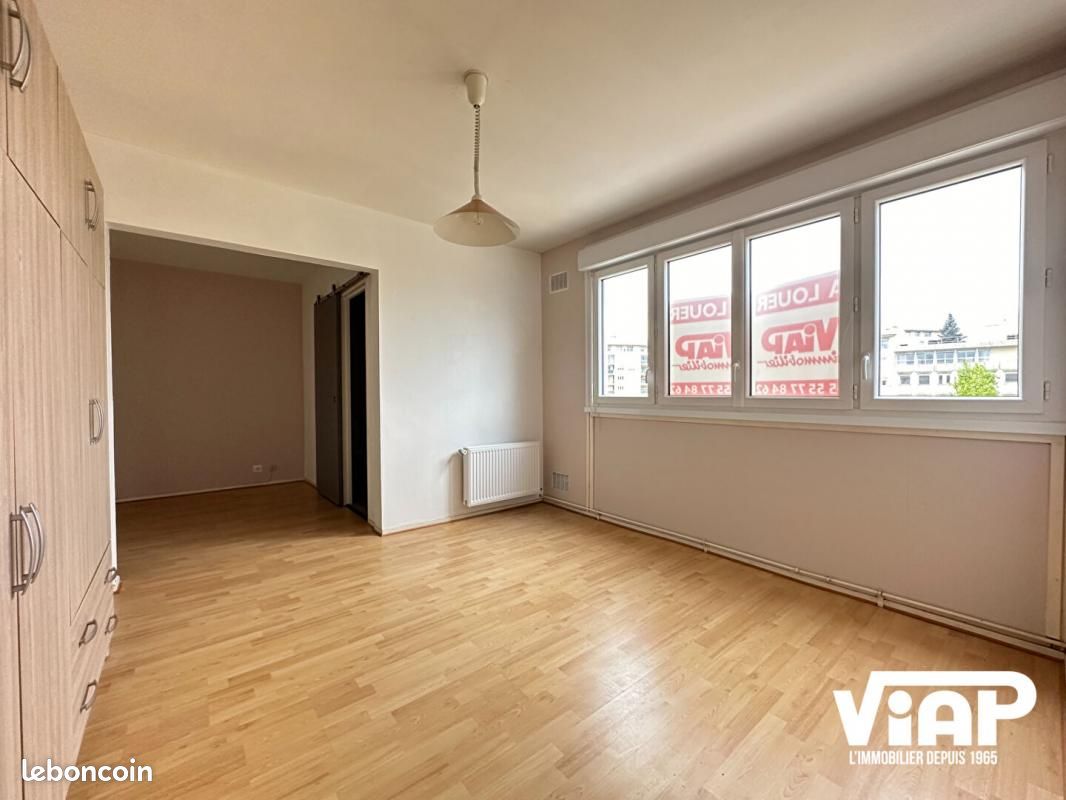 Studio 1 pièce 27 m² - Limoges 87000 (image principale 0)