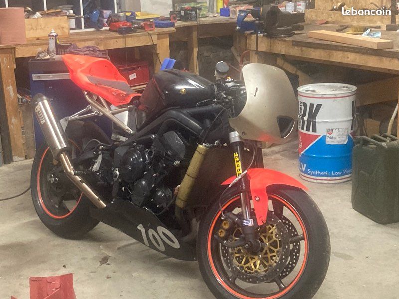 675 triumph piste (image 1)