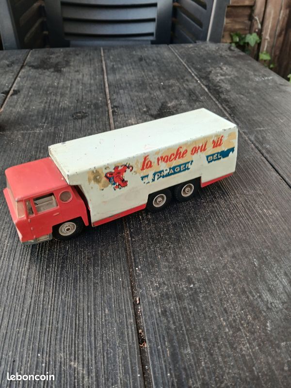 SOLIDO Camion BERNARD La Vache qui rit Réf. 304 Neuf boite d'origine MINT in Box